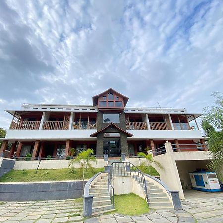 The Lavender Resort Waynad Vaduvanchal Buitenkant foto